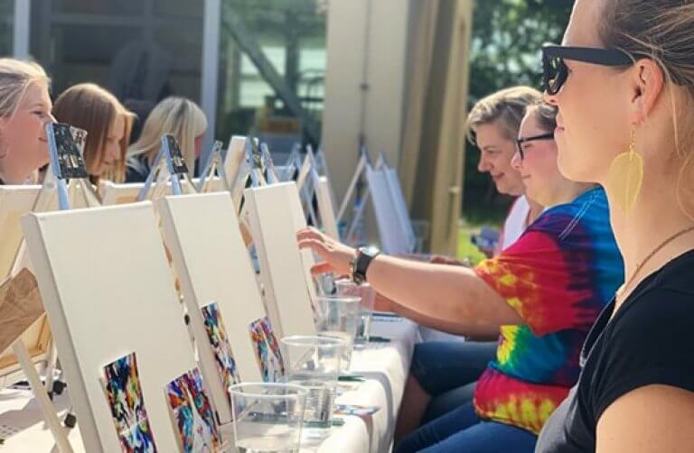 about-us-BachelorPrint-Event-1-768x502